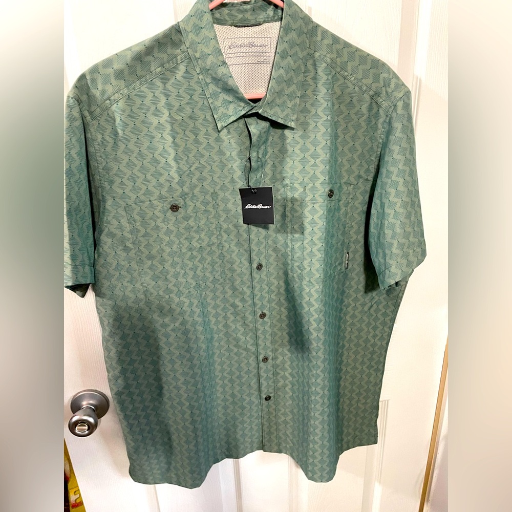 Men’s button up tee